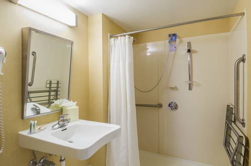 Imagen de la habitación del Hotel Quality Inn Revere. Foto 13