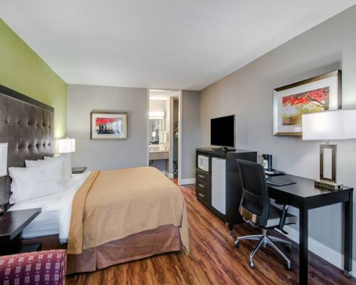 Imagen de la habitación del Hotel Quality Inn Roanoke Airport. Foto 8