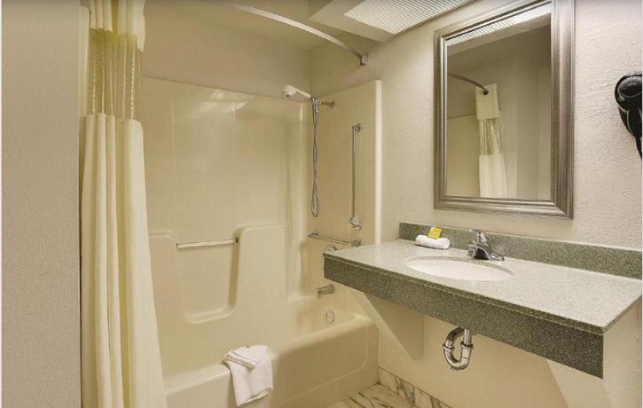 Imagen general del Hotel Quality Inn Rochester West. Foto 8