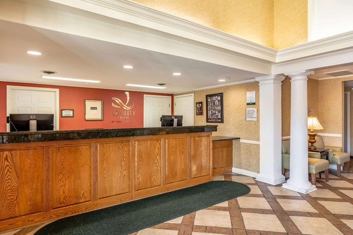 Imagen de los interiores del Hotel Quality Inn Rome. Foto 16
