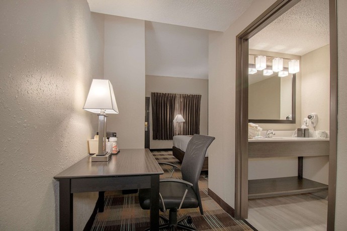 Imagen de la habitación del Hotel Quality Inn Roseville-Detroit North. Foto 7