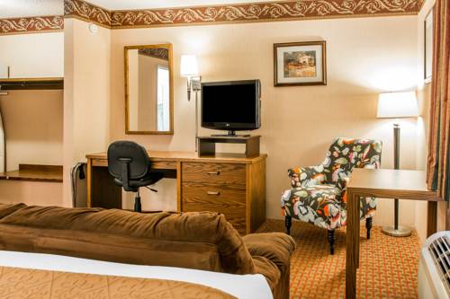 Imagen de la habitación del Hotel Quality Inn Saint Ignace. Foto 11