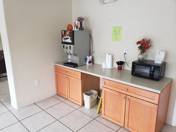 Imagen de los interiores del Hotel Quality Inn Saint Petersburg North-tampa Bay. Foto 18