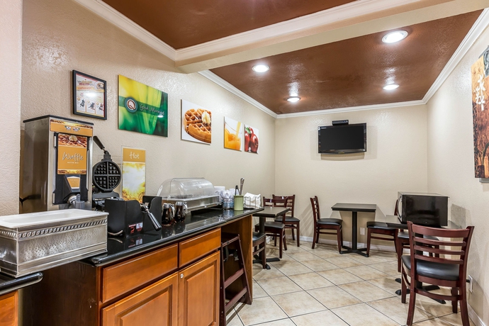 Imagen del bar/restaurante del Hotel Quality Inn Salinas City Center Area. Foto 3