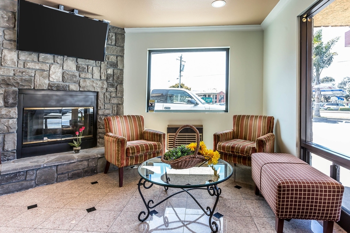 Imagen de los interiores del Hotel Quality Inn Salinas. Foto 15