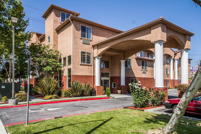 Imagen de los exteriores del Hotel Quality Inn San Jose Airport/silicon Valley. Foto 12