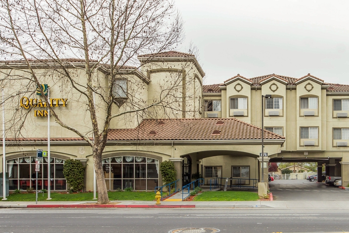 Imagen de los exteriores del Hotel Quality Inn, San Jose. Foto 11