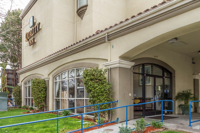 Imagen de los exteriores del Hotel Quality Inn, San Jose. Foto 12