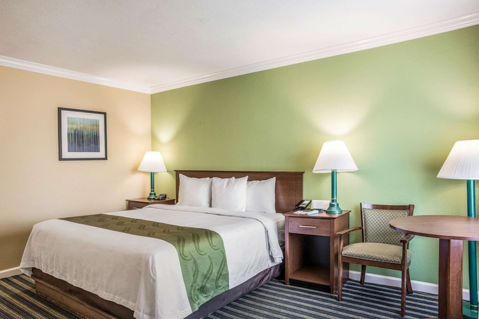 Imagen de la habitación del Hotel Quality Inn Santa Barbara. Foto 3