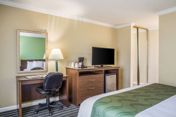 Imagen de la habitación del Hotel Quality Inn Santa Barbara. Foto 4