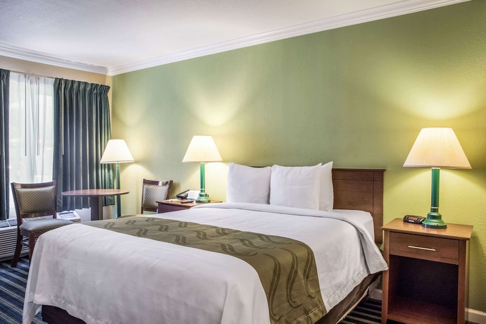 Imagen de la habitación del Hotel Quality Inn Santa Barbara. Foto 6