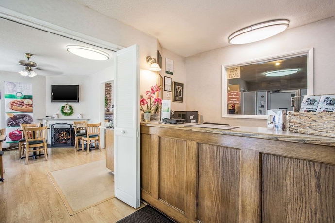 Imagen de los interiores del Hotel Quality Inn Santa Barbara. Foto 18