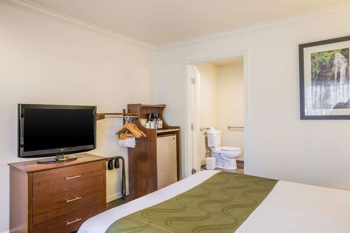 Imagen de la habitación del Hotel Quality Inn Santa Barbara. Foto 12