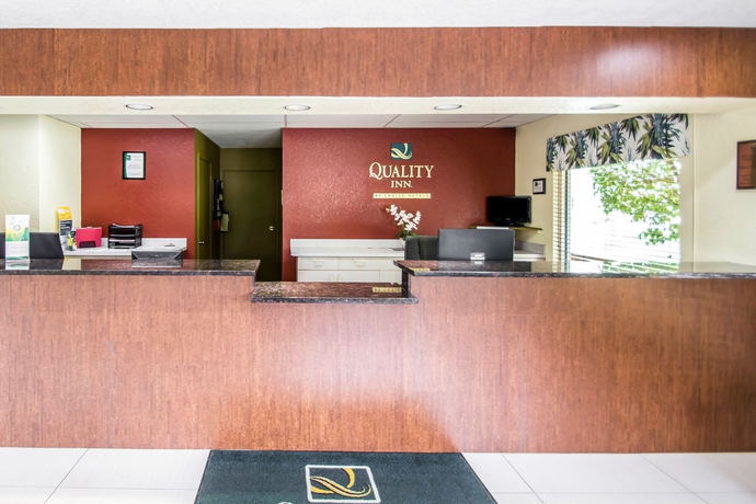 Imagen de los interiores del Hotel Quality Inn Sarasota. Foto 10