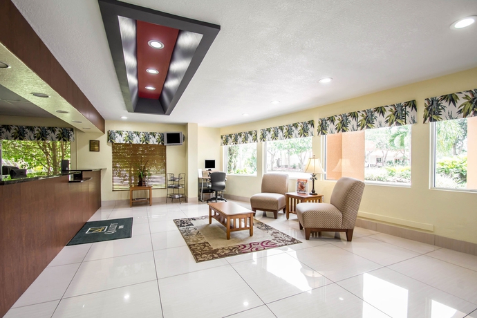 Imagen de los interiores del Hotel Quality Inn Sarasota. Foto 13