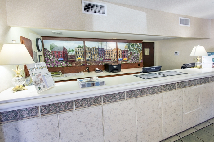Imagen de los interiores del Hotel Quality Inn Savannah Historic District. Foto 11