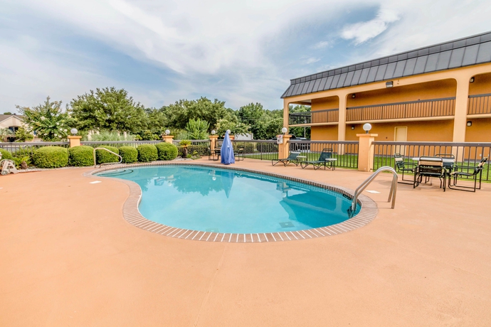 Imagen de la piscina del Hotel Quality Inn Savannah I-95. Foto 10