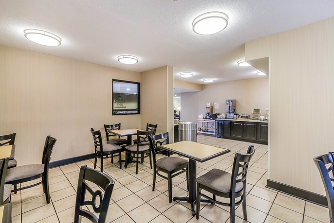 Imagen del bar/restaurante del Hotel Quality Inn Savannah I-95. Foto 3