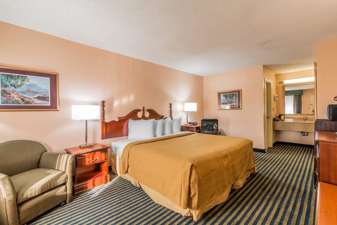 Imagen de los interiores del Hotel Quality Inn Savannah I-95. Foto 8