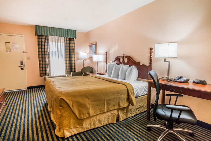 Imagen de los interiores del Hotel Quality Inn Savannah I-95. Foto 9
