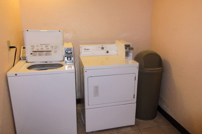 Imagen de los interiores del Hotel Quality Inn, Sawyer. Foto 19
