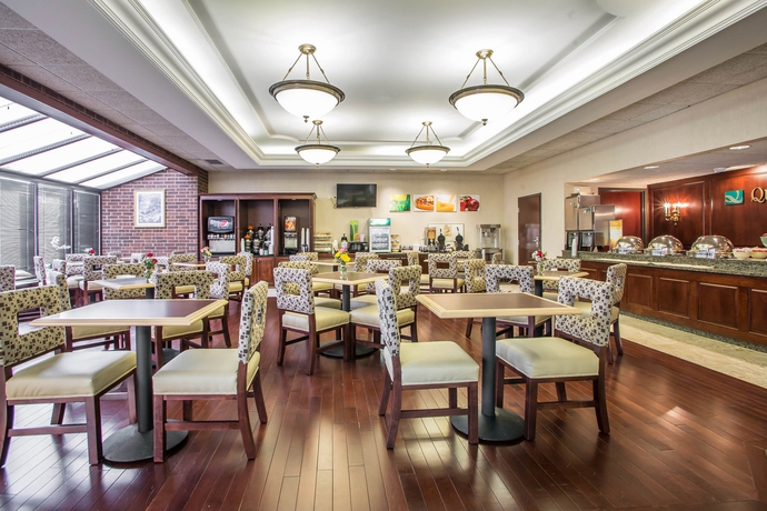Imagen del bar/restaurante del Hotel Quality Inn Schaumburg - Chicago Near The Mall. Foto 2