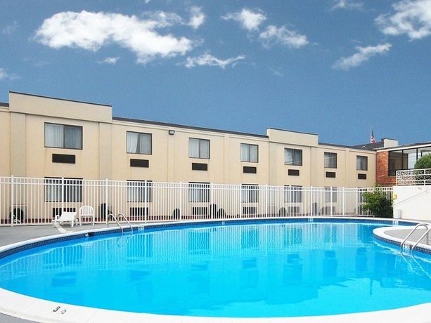 Imagen de la piscina del Hotel Quality Inn Seekonk-providence. Foto 19