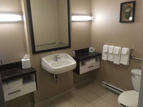 Imagen de la habitación del Hotel Quality Inn Sept-&Icirc;les. Foto 7
