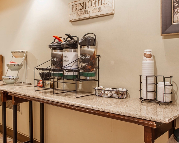 Imagen del bar/restaurante del Hotel Quality Inn St. Louis Airport. Foto 3