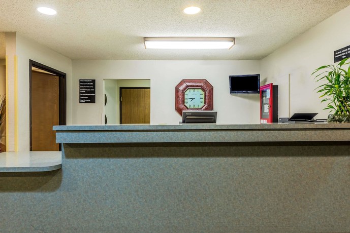 Imagen de los interiores del Hotel Quality Inn, Sulphur. Foto 13