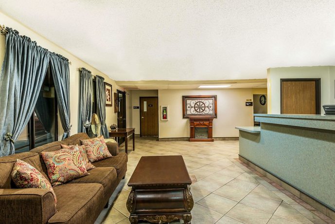 Imagen de los interiores del Hotel Quality Inn, Sulphur. Foto 14