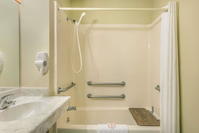 Imagen de la habitación del Hotel Quality Inn, Sulphur. Foto 12