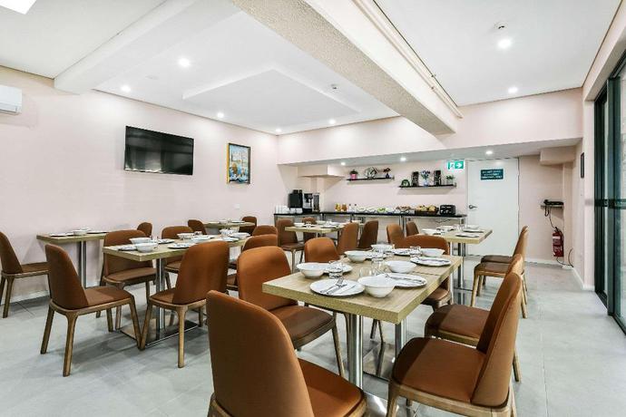 Imagen del bar/restaurante del Hotel Quality Inn Sunshine Haberfield. Foto 3