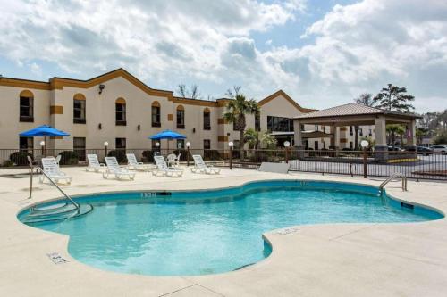 Imagen general del Hotel Quality Inn Surfside Myrtle Beach, Surfside Beach. Foto 2