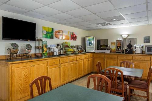 Imagen general del Hotel Quality Inn Surfside Myrtle Beach, Surfside Beach. Foto 9