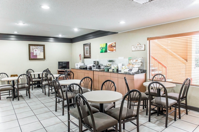 Imagen del bar/restaurante del Hotel Quality Inn Tallahassee Near University. Foto 6