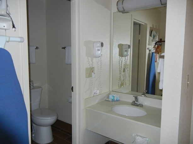 Imagen de la habitación del Hotel Quality Inn Toledo Airport. Foto 10