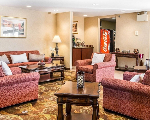 Imagen de los interiores del Hotel Quality Inn Toledo Airport. Foto 12