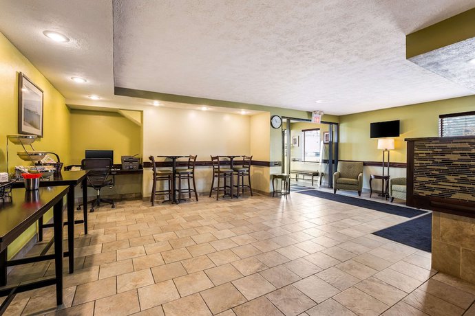 Imagen de los interiores del Hotel Quality Inn, Traverse City. Foto 18