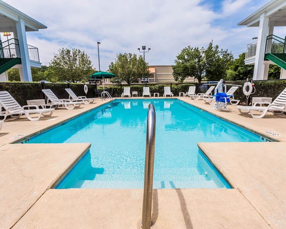 Imagen de la piscina del Hotel Quality Inn Trussville I-59 exit 141. Foto 18