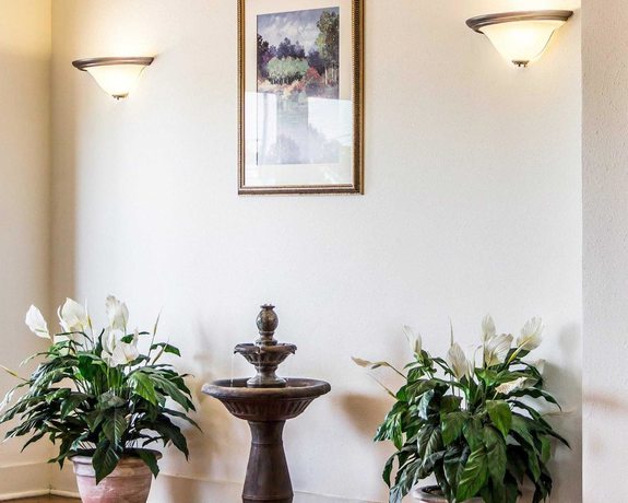 Imagen de los interiores del Hotel Quality Inn Tulsa Central. Foto 19
