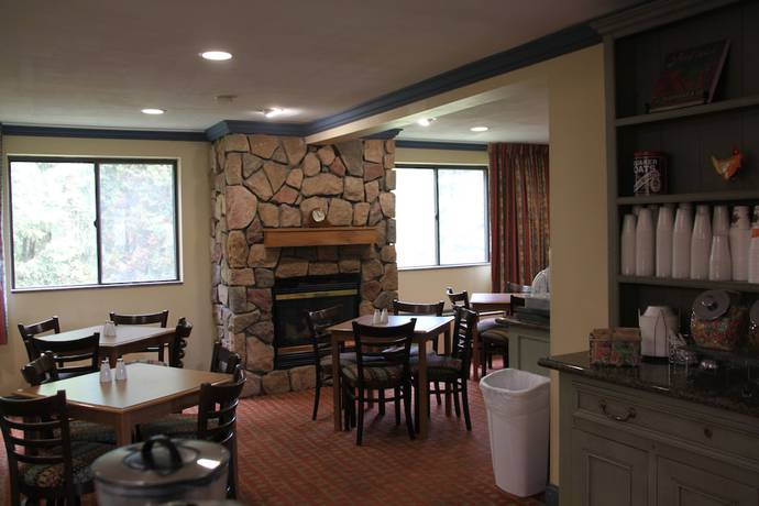 Imagen del bar/restaurante del Hotel Quality Inn University Area, Cortland. Foto 6