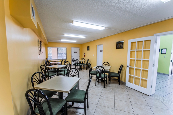 Imagen del bar/restaurante del Hotel Quality Inn University, Gainesville. Foto 3