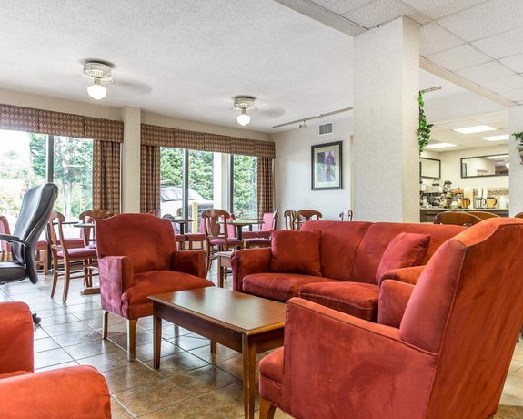 Imagen de los interiores del Hotel Quality Inn University, Winston-Salem. Foto 17