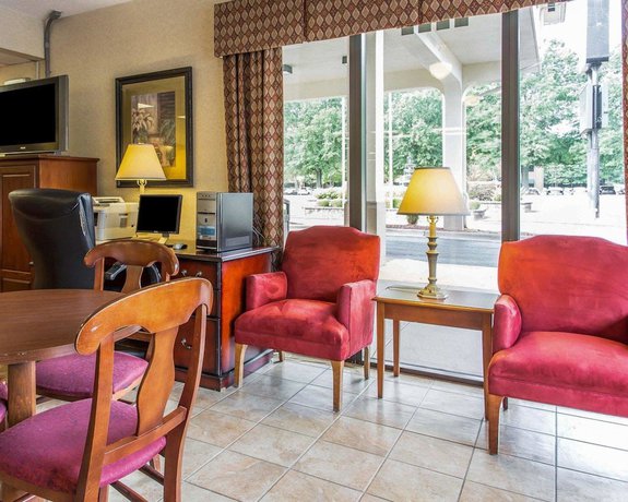 Imagen de los interiores del Hotel Quality Inn University, Winston-Salem. Foto 18