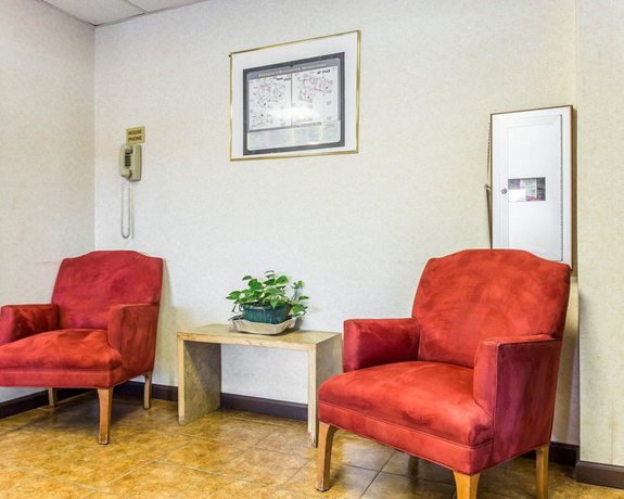 Imagen de los interiores del Hotel Quality Inn University, Winston-Salem. Foto 19