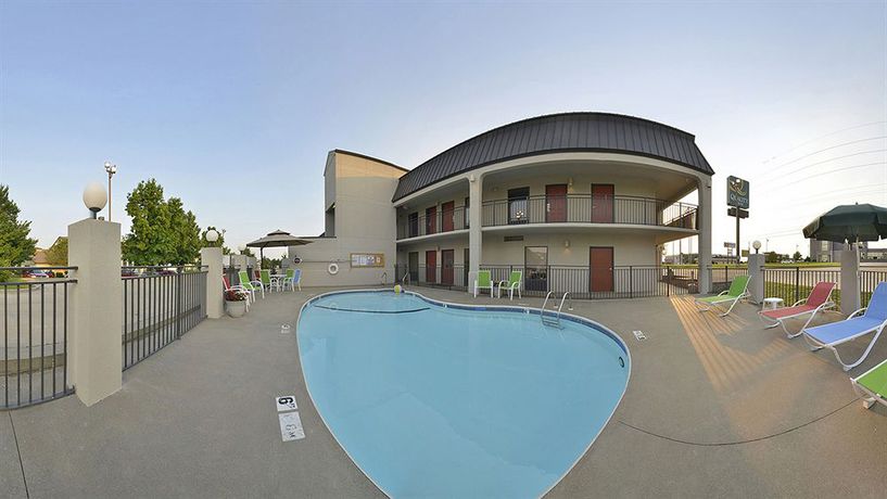 Imagen de la piscina del Hotel Quality Inn Us65 and E. Battlefield Rd. Springfield. Foto 15