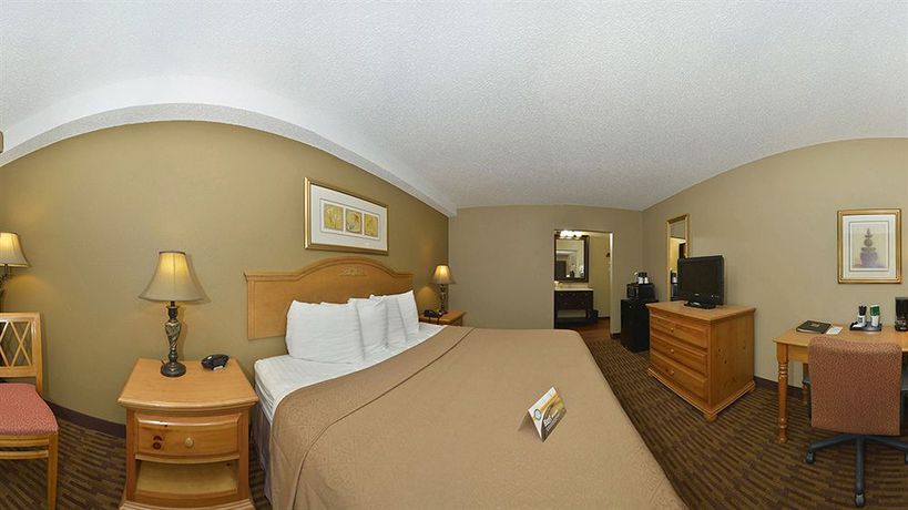 Imagen de la piscina del Hotel Quality Inn Us65 and E. Battlefield Rd. Springfield. Foto 16