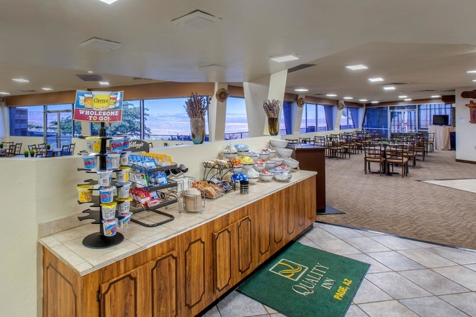 Imagen del bar/restaurante del Hotel Quality Inn View Of Lake Powell - Page. Foto 3