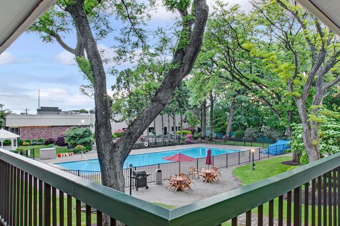 Imagen de los exteriores del Hotel Quality Inn Wayne - Fairfield Area. Foto 17